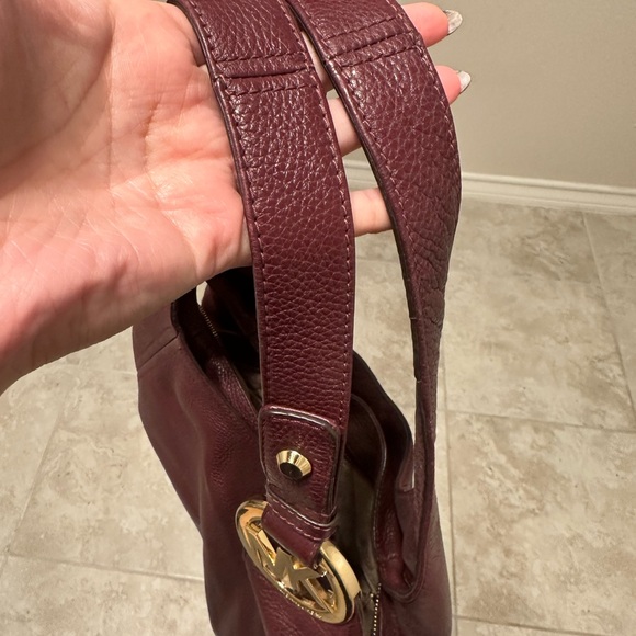 Michael Kors Fulton Wine Pebble Leather Shoulder Bag - Picture 4 of 7